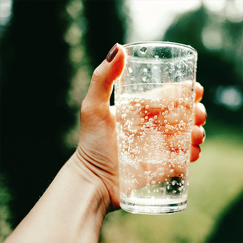 Drinkmate Getränkesprudler: Beitragsbild für Artikel Die Geschichte der Sprudelmaschine